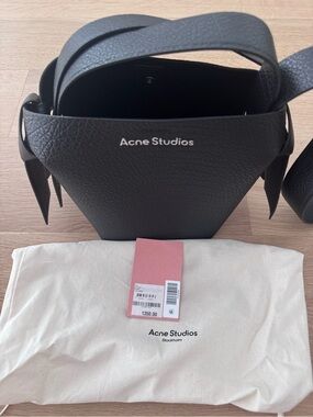 (NWT) Acne Studios Musubi Shoulder Bag in black grained leather - Mini size